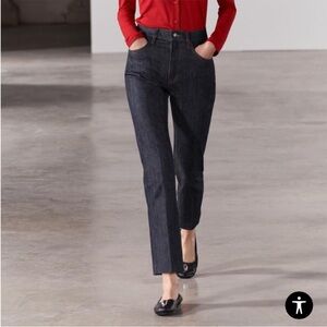 Zara HIGH WAIST CROPPED
BOOTCUT JEANS